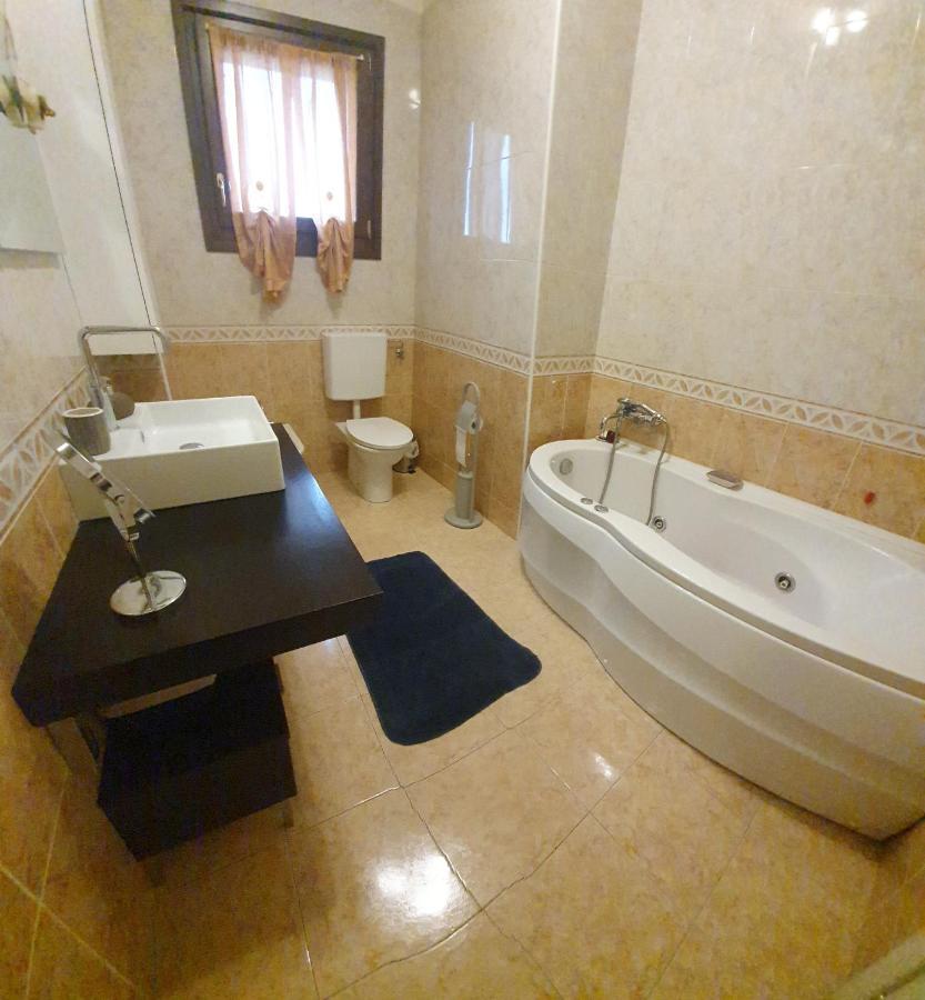 Apartmán Casa Cristina Parma Exteriér fotografie